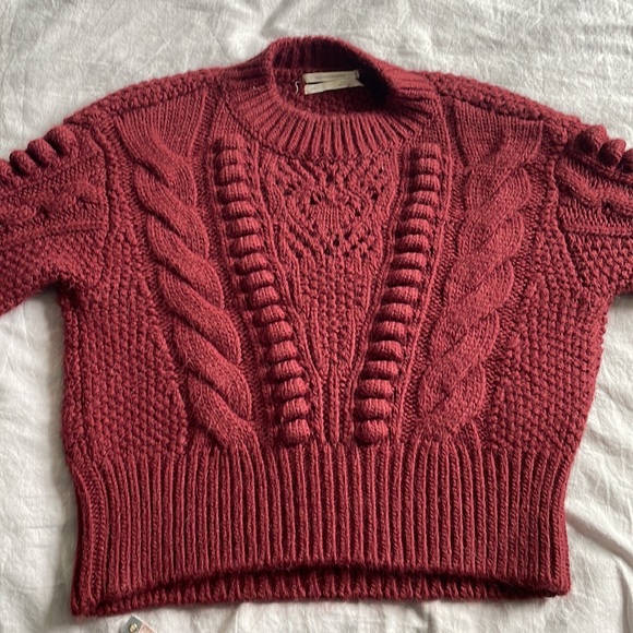 Cropped Cable Knit Sweater - Picture 6 of 9